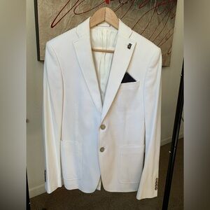 ZARA Man White Textured Blazer with Navy Pocket Square